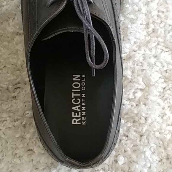 Kenneth Cole Reaction Shoes. - Picture 4 of 6